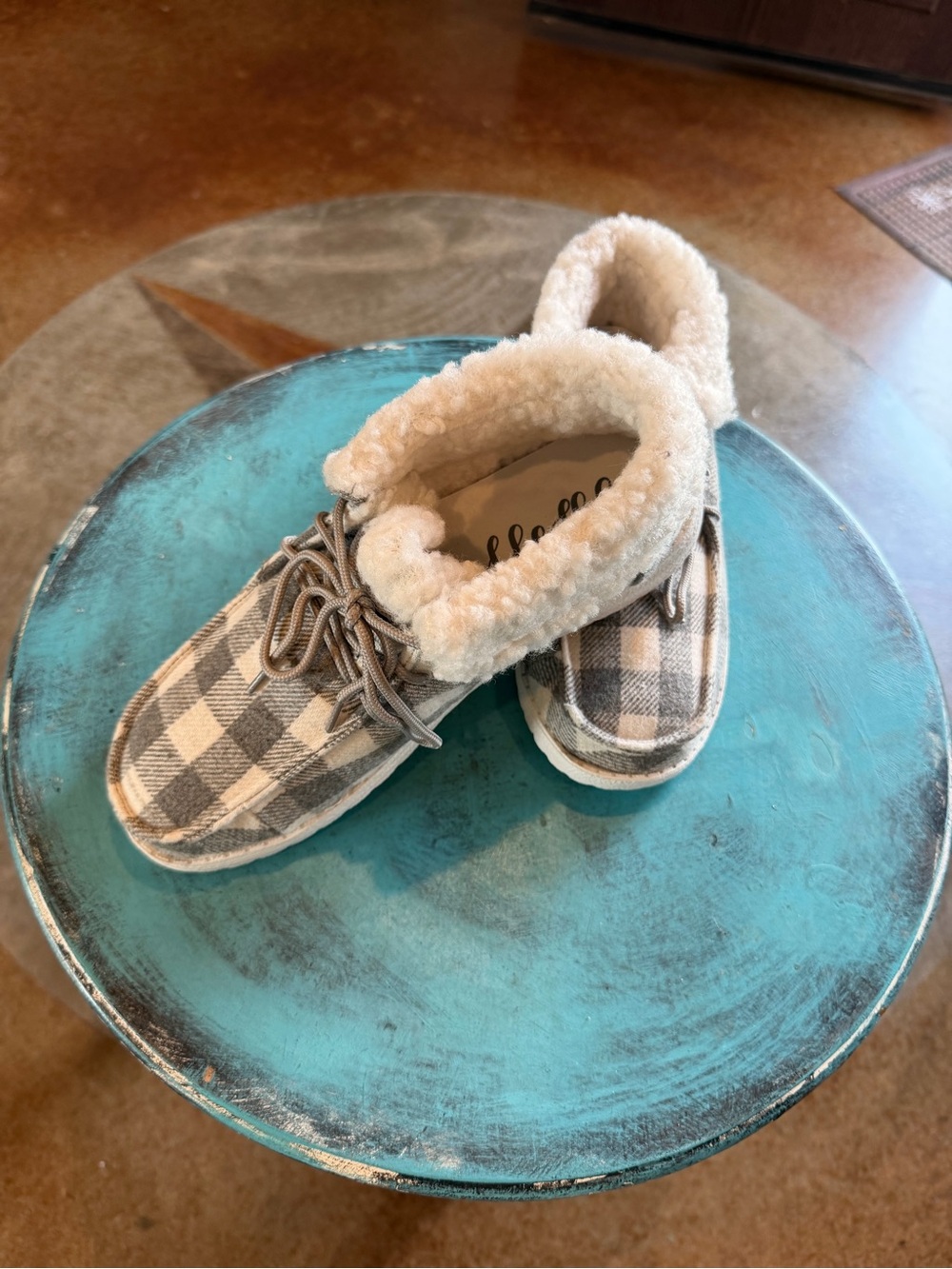 Cozy Plaid Sherpa Lined Slip-On sneakers - Gray & Cream